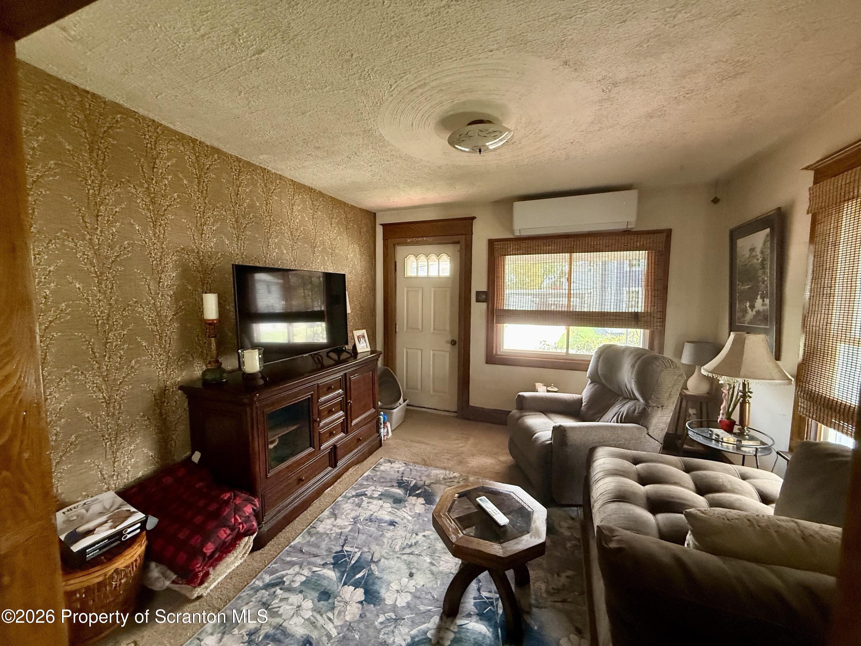 613 Grace Street Scranton, PA 18509 - Photo 8 of 50 Living Room