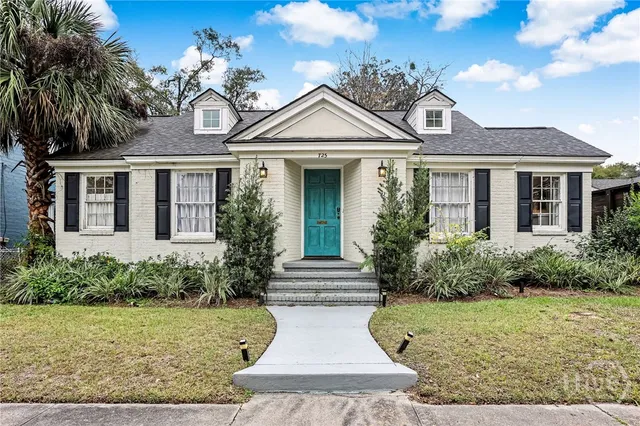 $2,500 | 725 East 53rd Street, Savannah, GA 31405