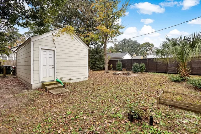 $2,500 | 725 East 53rd Street, Savannah, GA 31405