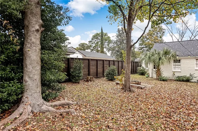 $2,500 | 725 East 53rd Street, Savannah, GA 31405