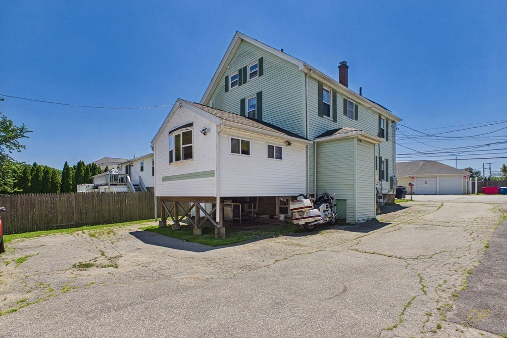 28 Hancock Street Fall River, MA 02721 - Photo 4 of 32