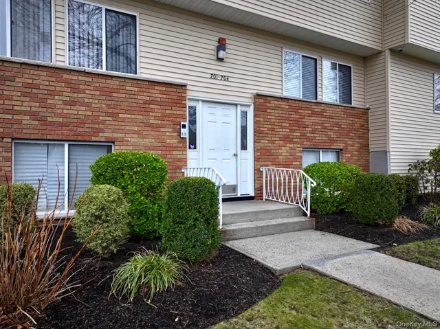 $430,000 | 25 College Avenue, Unit 701, Nanuet, NY 10954