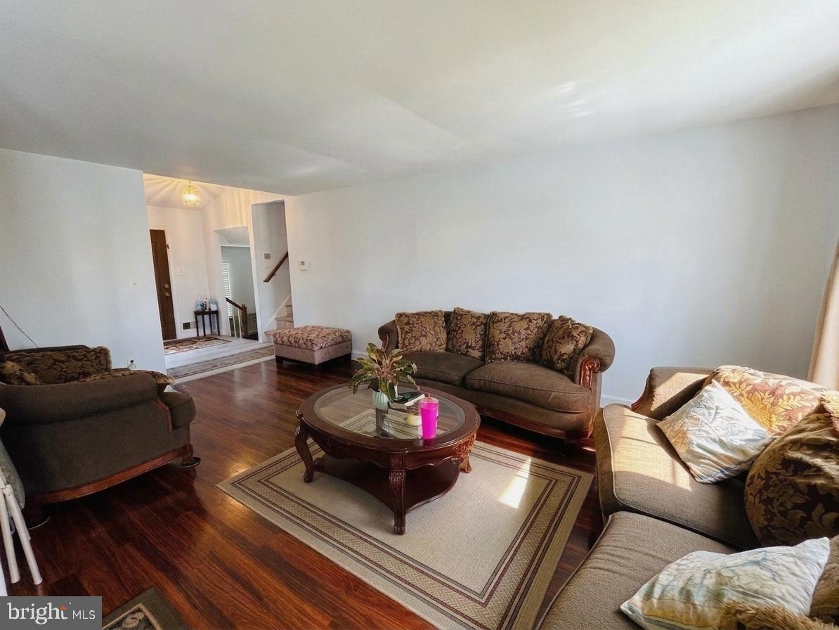 1003 Stag Way Fort Washington, MD 20744 - Photo 7 of 24 Living Room at Main level