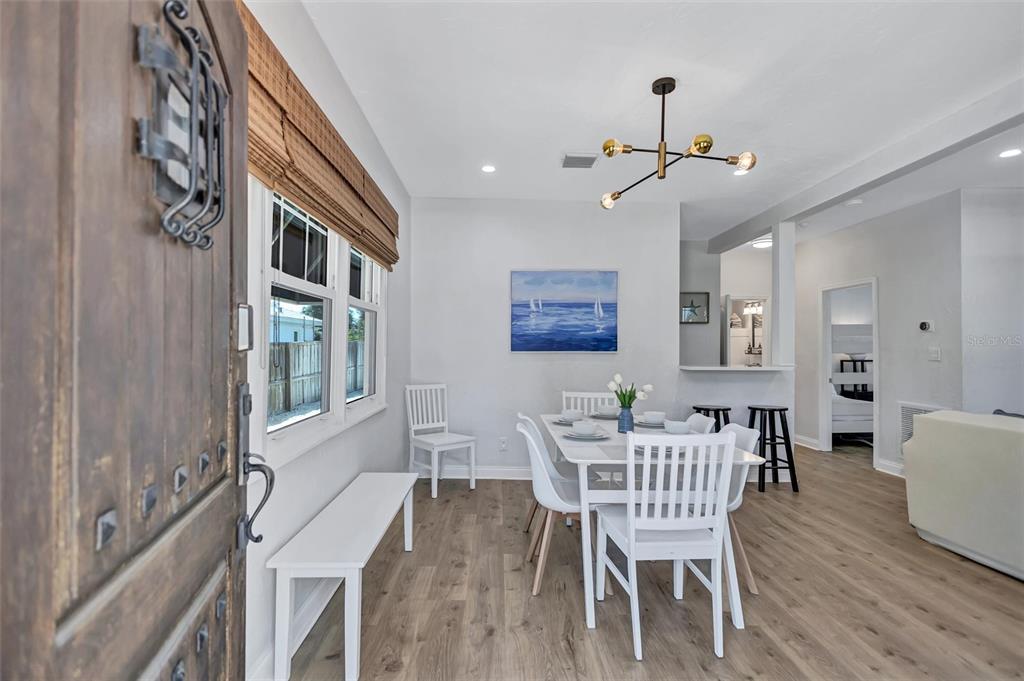 2437 Floyd Street Sarasota, FL 34239 - Photo 5 of 50