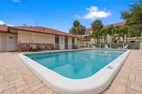 $99,500 | 700 Southeast 6th Avenue, Unit 314, Deerfield Beach, FL 33441