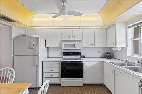 $99,500 | 700 Southeast 6th Avenue, Unit 314, Deerfield Beach, FL 33441