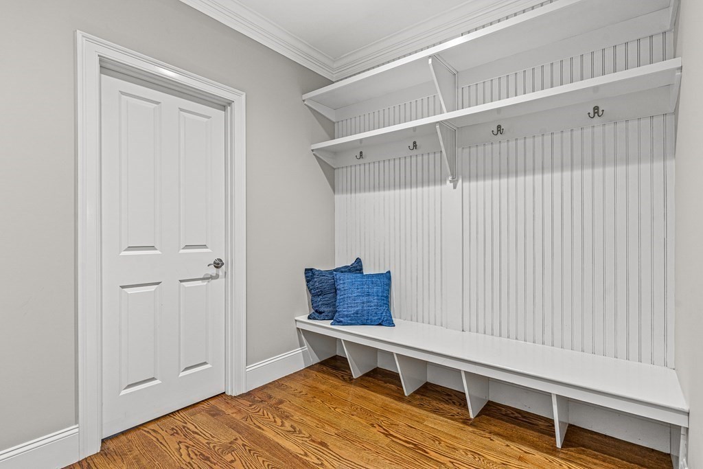 7 Pinevale Avenue Wellesley, MA 02482 - Photo 21 of 34 a view of an empty room with a window