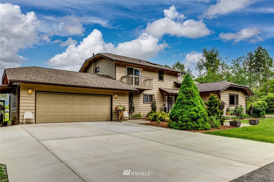 5517 Mission Road Bellingham, WA 98226 - Photo 1 of 40