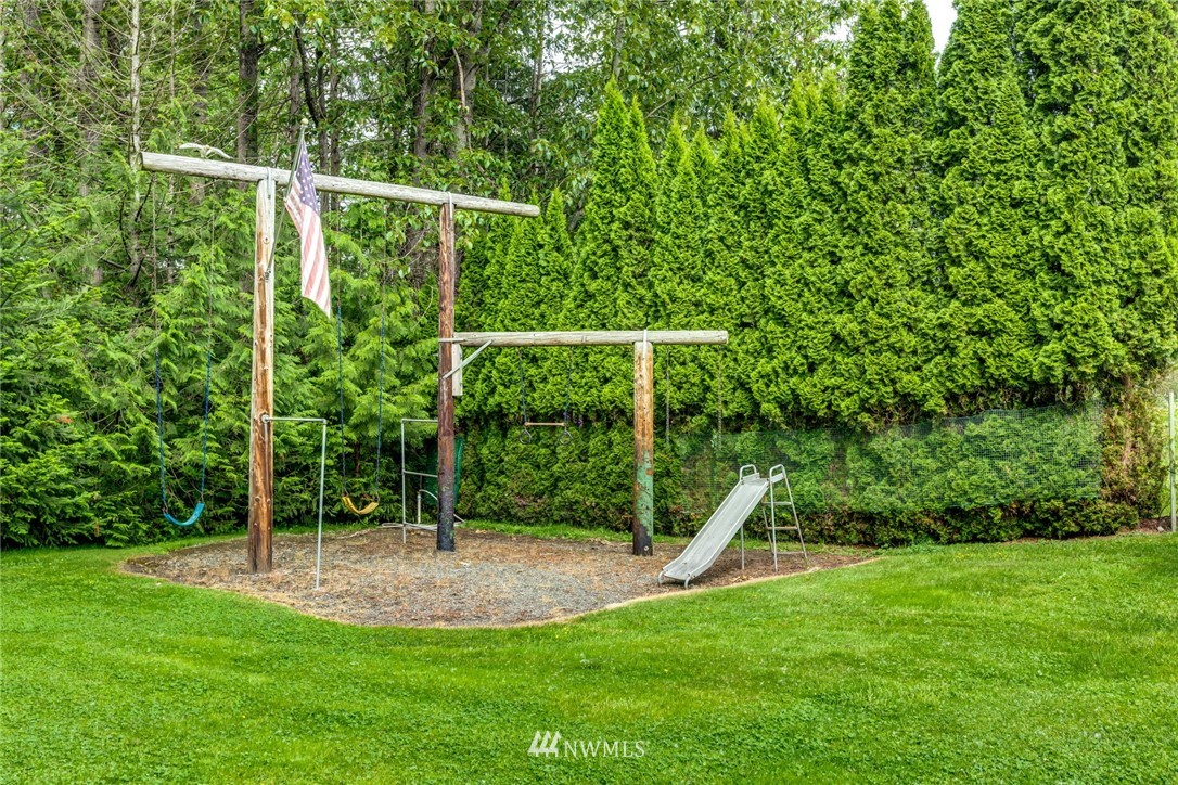 5517 Mission Road Bellingham, WA 98226 - Photo 13 of 40