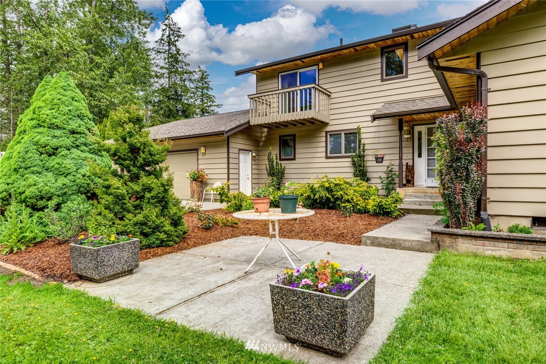 5517 Mission Road Bellingham, WA 98226 - Photo 3 of 40