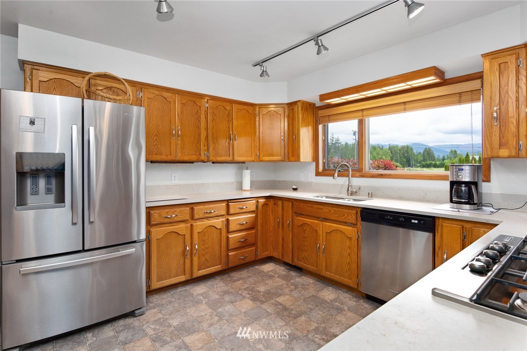 5517 Mission Road Bellingham, WA 98226 - Photo 33 of 40