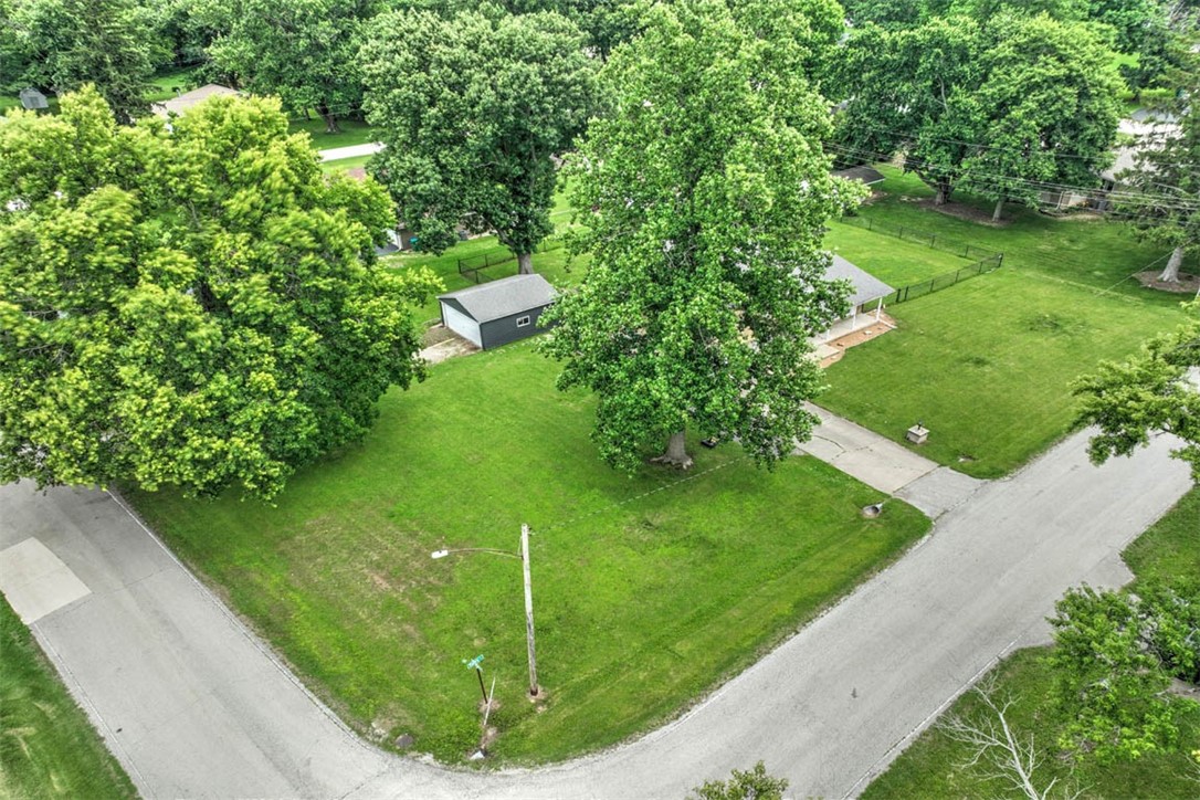 76 Valley Drive Decatur, IL 62526 - Photo 4 of 32