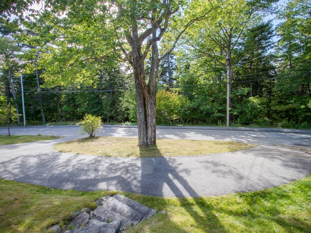 29 Jordan Pond Road Seal Harbor, ME 04675 - Photo 3 of 25 The horseshoe driveway makes egress...