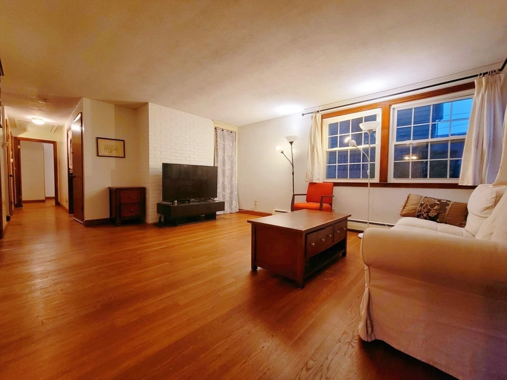 24 Grapevine Avenue Lexington, MA 02421 - Photo 4 of 15 Gallery Image 4