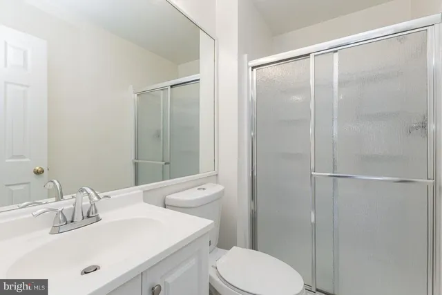 $1,950 | 9472 Scarlet Oak Drive, Unit 9, Manassas, VA 20110