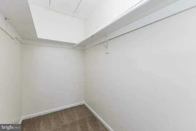 $1,950 | 9472 Scarlet Oak Drive, Unit 9, Manassas, VA 20110