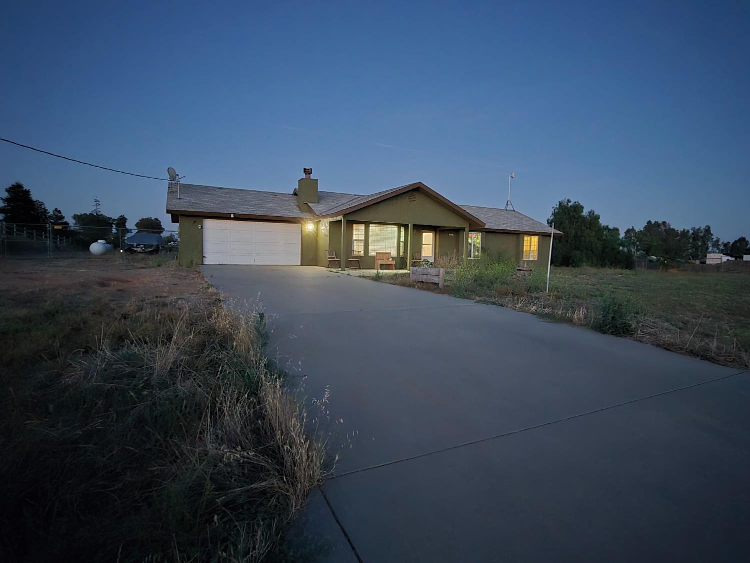 19691 Del Mar Road Madera, CA 93638 - Photo 3 of 34
