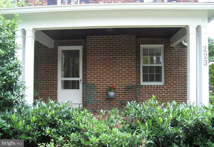 223 Hopkins Road Baltimore, MD 21212 - Photo 12 of 15 Porch
