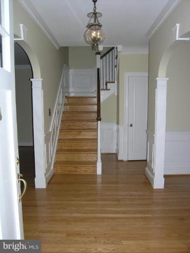 223 Hopkins Road Baltimore, MD 21212 - Photo 3 of 15 Entrance / Foyer