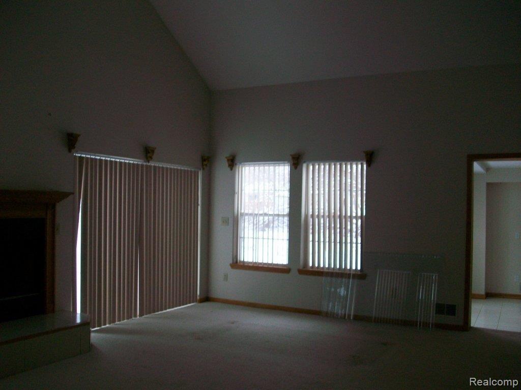 2642 Hickory Lawn Road Rochester, MI 48307 - Photo 4 of 11 familyroom.JPG