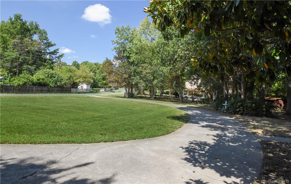13813 Phillips Road Matthews, NC 28105 - Photo 8 of 33 Gallery Image 8