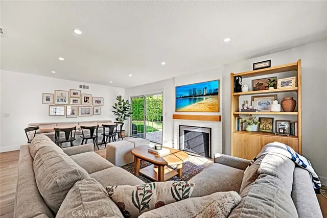 $1,599,000 | 3210 Iowa Street, Costa Mesa, CA 92626