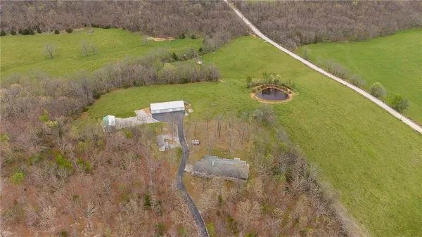 $725,000 | 21150 Farm Road 2020, Crane, MO 65633