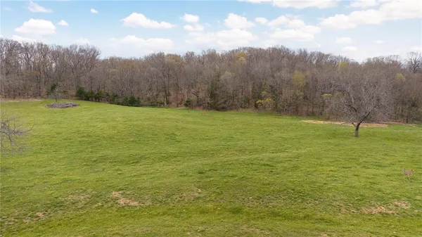 $725,000 | 21150 Farm Road 2020, Crane, MO 65633