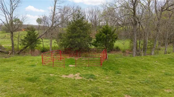 $725,000 | 21150 Farm Road 2020, Crane, MO 65633