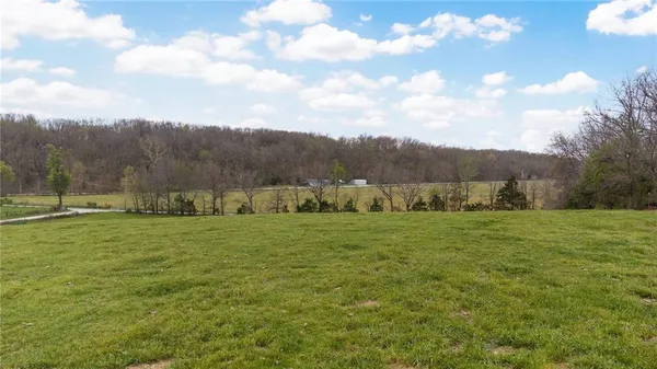$725,000 | 21150 Farm Road 2020, Crane, MO 65633