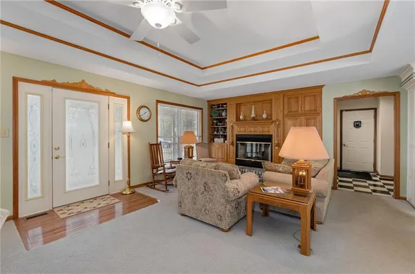 $725,000 | 21150 Farm Road 2020, Crane, MO 65633