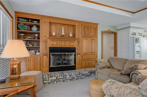 $725,000 | 21150 Farm Road 2020, Crane, MO 65633