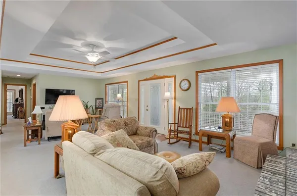 $725,000 | 21150 Farm Road 2020, Crane, MO 65633
