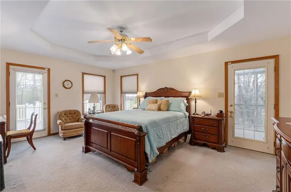 $725,000 | 21150 Farm Road 2020, Crane, MO 65633
