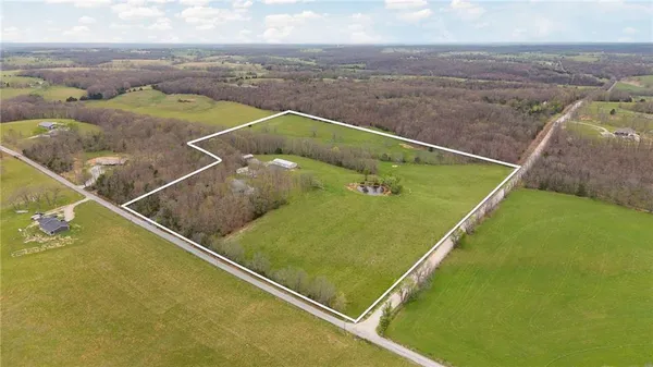 $725,000 | 21150 Farm Road 2020, Crane, MO 65633