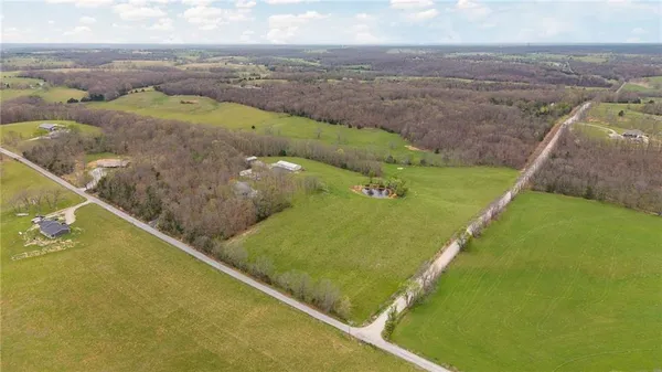 $725,000 | 21150 Farm Road 2020, Crane, MO 65633