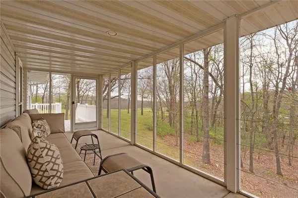 $725,000 | 21150 Farm Road 2020, Crane, MO 65633