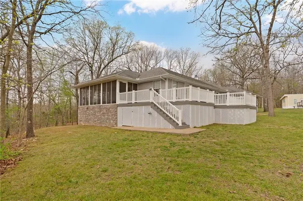 $725,000 | 21150 Farm Road 2020, Crane, MO 65633