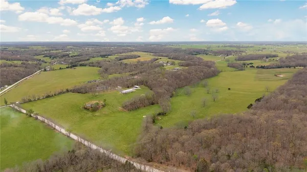 $725,000 | 21150 Farm Road 2020, Crane, MO 65633