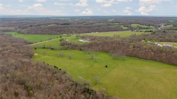 $725,000 | 21150 Farm Road 2020, Crane, MO 65633