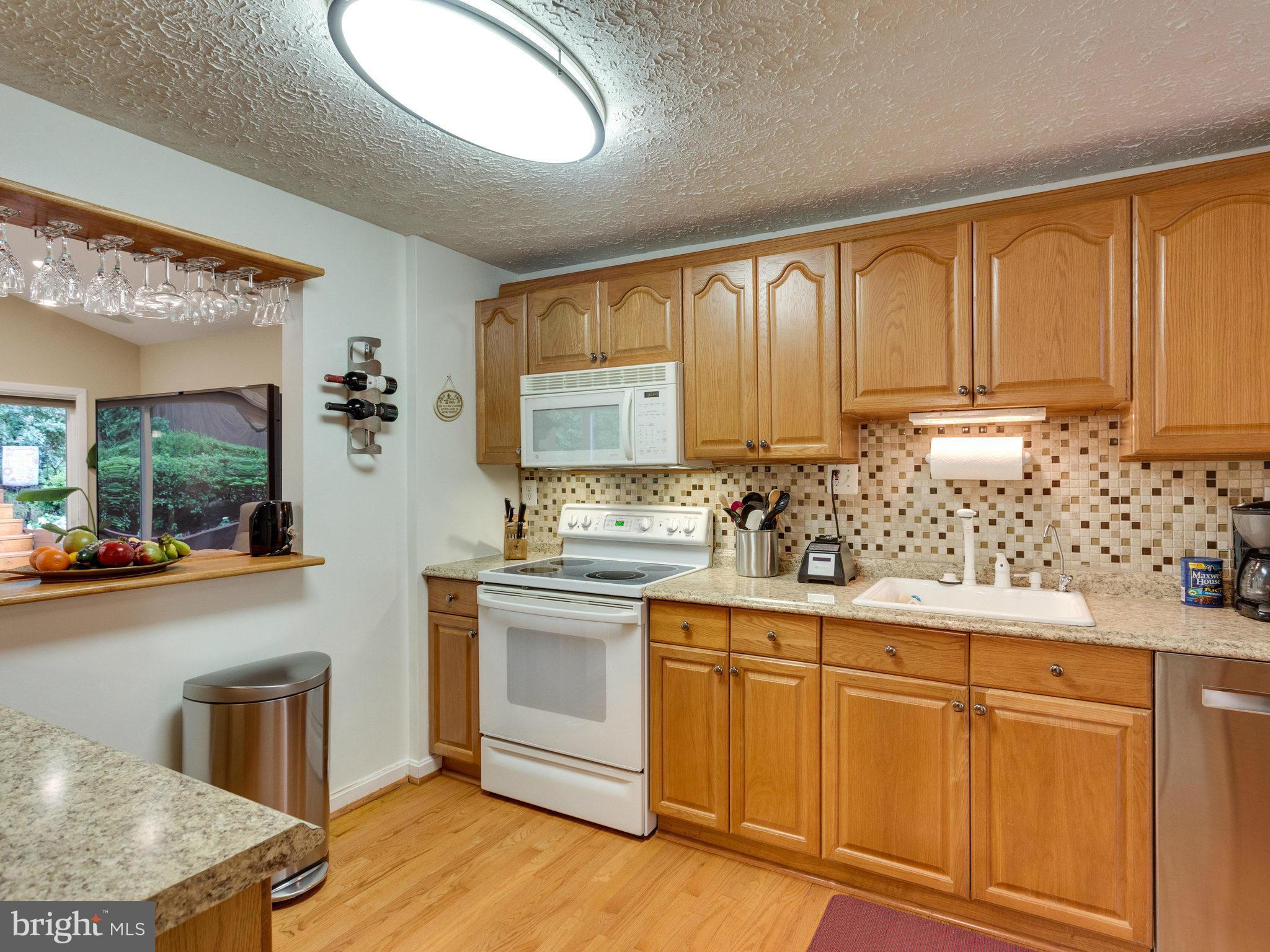 7314 Husky Lane Springfield, VA 22151 - Photo 11 of 30 Kitchen