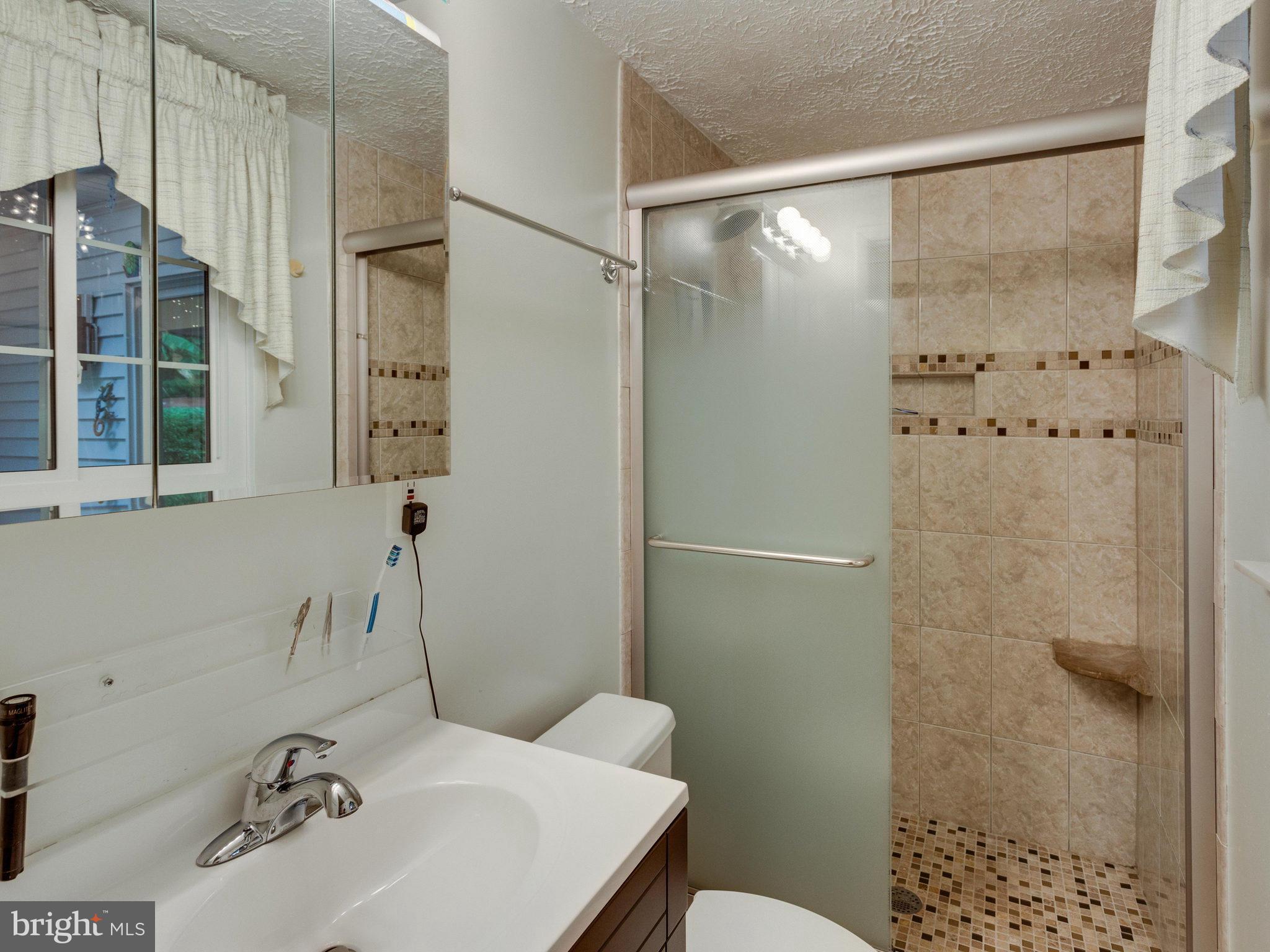 7314 Husky Lane Springfield, VA 22151 - Photo 17 of 30 Bath (Master)