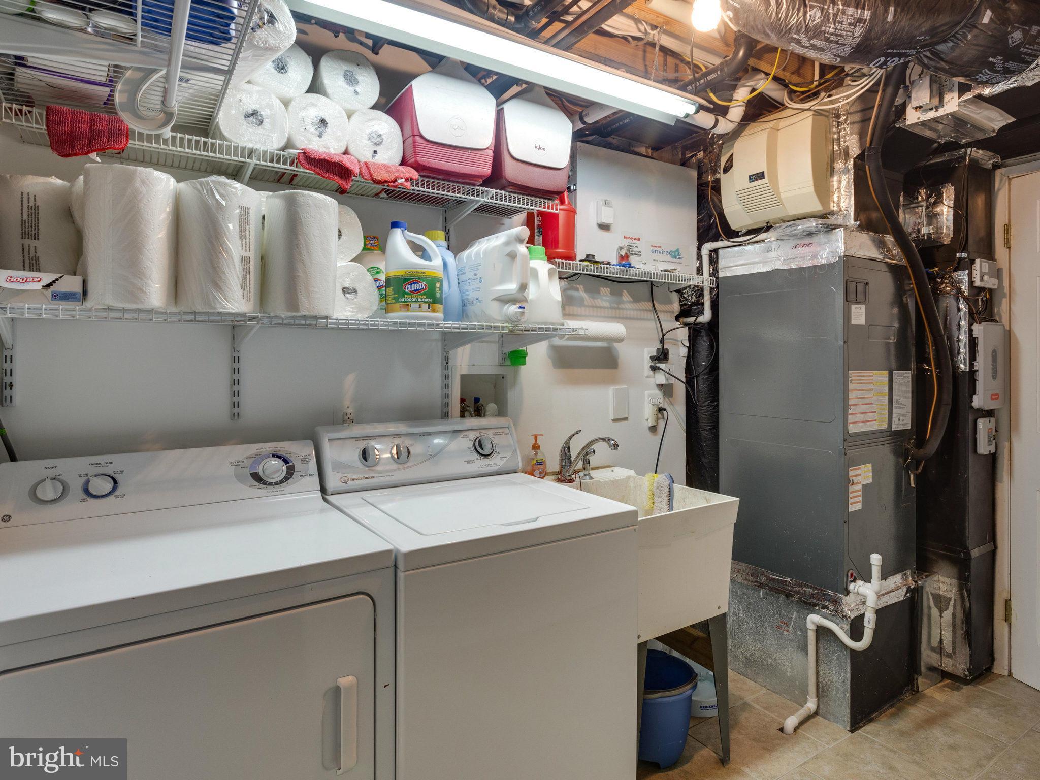 7314 Husky Lane Springfield, VA 22151 - Photo 25 of 30 Laundry room