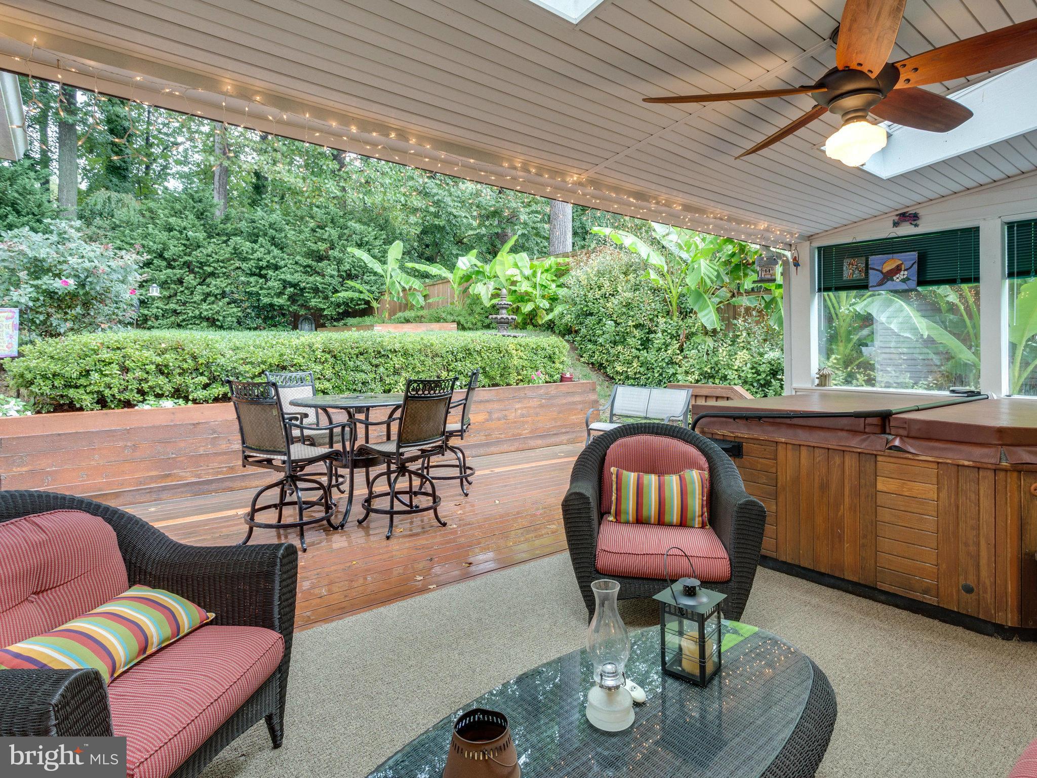 Sun Room with retractable wall
