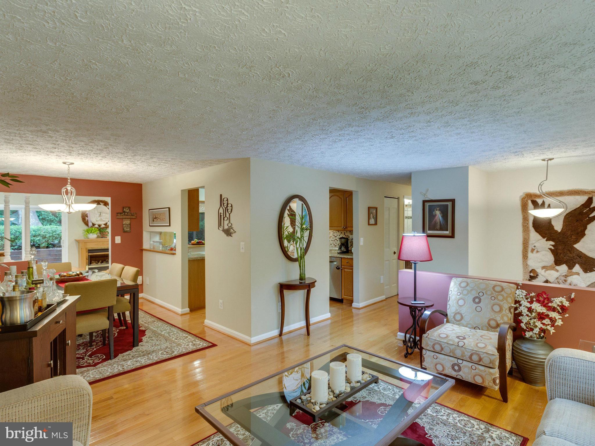 7314 Husky Lane Springfield, VA 22151 - Photo 9 of 30 Living Room