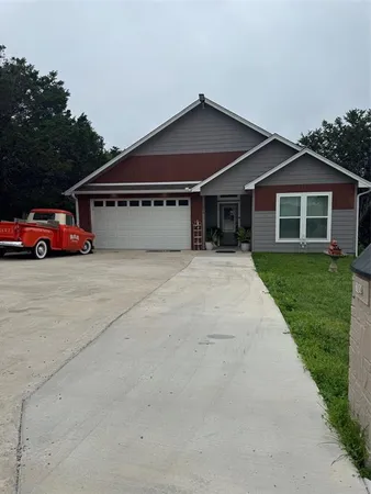 $2,300 | 1014 Scenic Drive, Granbury, TX 76048