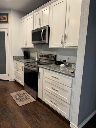 $2,300 | 1014 Scenic Drive, Granbury, TX 76048