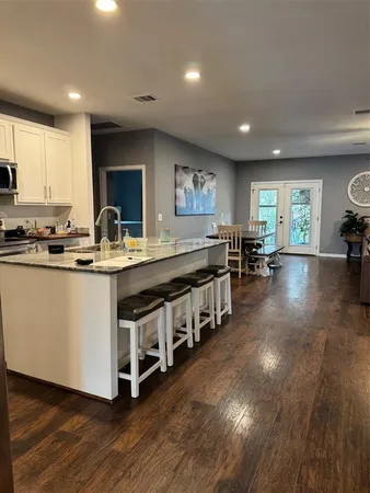 $2,300 | 1014 Scenic Drive, Granbury, TX 76048