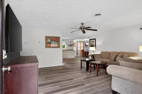$376,750 | 3785 Somerset Drive Southwest, Marietta, GA 30064