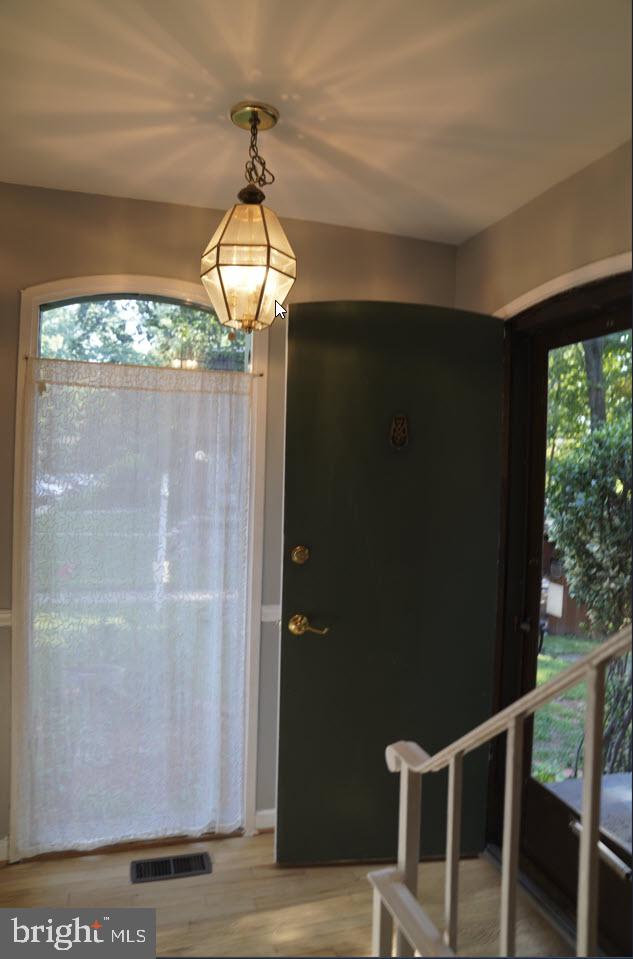 8139 Inverness Ridge Road Potomac, MD 20854 - Photo 4 of 32